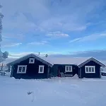 度假居 Log With Modern Style Near Vardefjell *