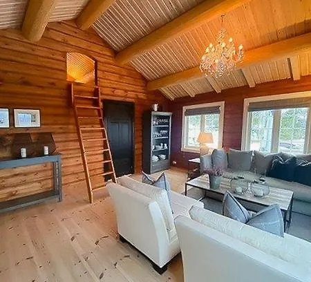Log With Modern Style Near Vardefjell Feriehus *