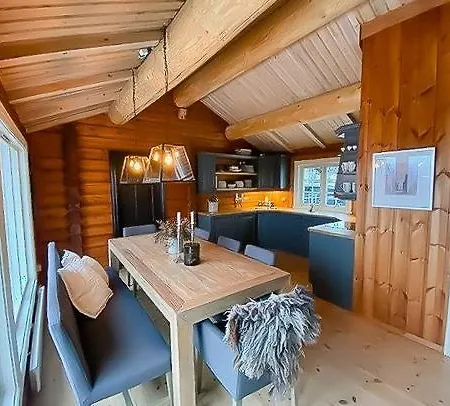 Log With Modern Style Near Vardefjell Feriehus