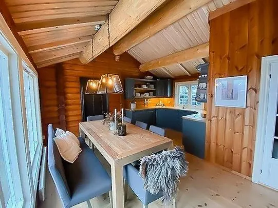 Log With Modern Style Near Vardefjell Feriehus